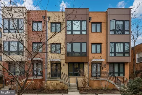 105 Cambria Walk, Alexandria, VA 22304