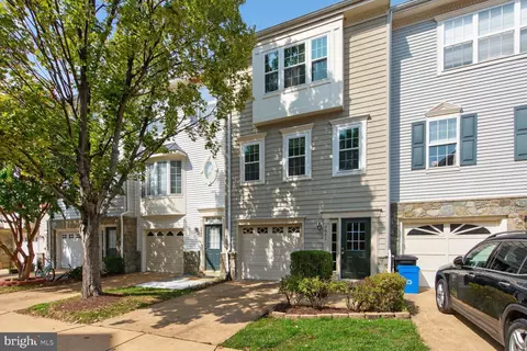 3841 Watkins Mill Dr, Alexandria, VA 22304