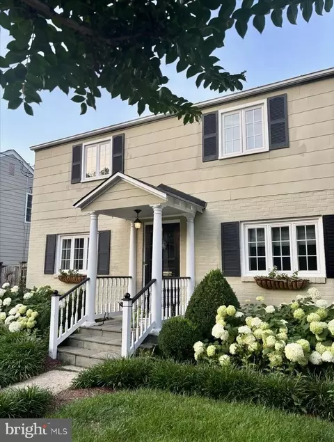 2609 Davis Ave, Alexandria, VA 22302