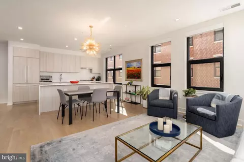 737 Swann Ave #402, Alexandria, VA 22301