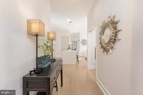 737 Swann Ave #607, Alexandria, VA 22301