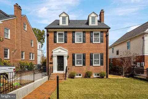 2517 King St, Alexandria, VA 22301