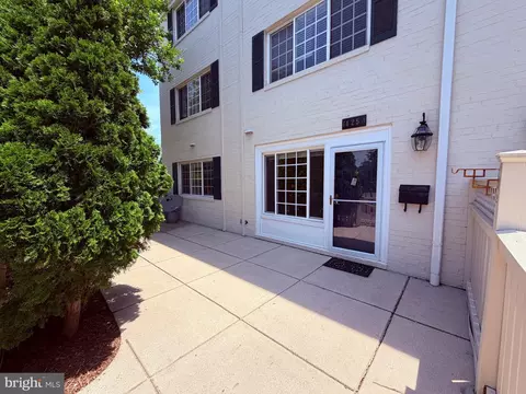 1425 N A N Van Dorn St #A, Alexandria, VA 22304