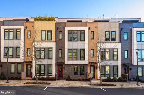 2822 Telek Pl, Alexandria, VA 22314