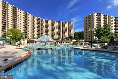 205 Yoakum Pkwy #1511, Alexandria, VA 22304
