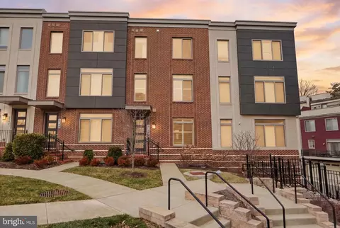 5146 Carters Ln, Alexandria, VA 22311