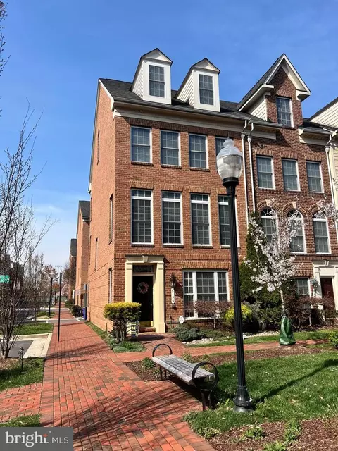 5156 Brawner Pl, Alexandria, VA 22304