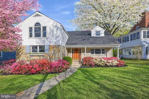 833 Fontaine St, Alexandria, VA 22302