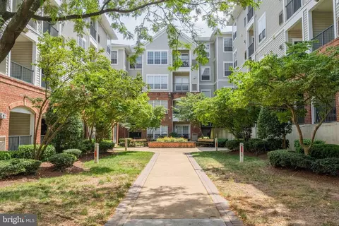 4860 Eisenhower Ave #482, Alexandria, VA 22304