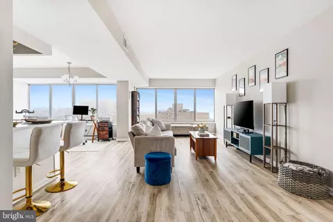 5340 Holmes Run Pkwy #1407, Alexandria, VA 22304