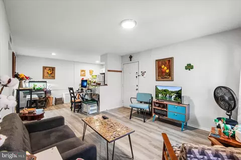 3308 Wyndham Cir #221, Alexandria, VA 22302