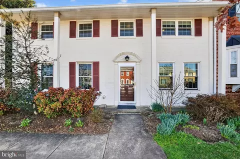 2515 N Dearing St, Alexandria, VA 22302