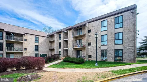 6141 Edsall Rd #B, Alexandria, VA 22304