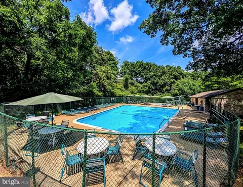 6141 Edsall Rd #B, Alexandria, VA 22304