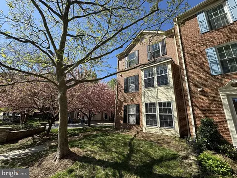 1331 Argall Pl, Alexandria, VA 22314