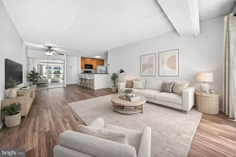 60 S Van Dorn St #413, Alexandria, VA 22304
