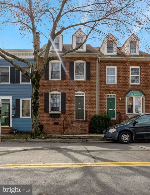 916 Pendleton St, Alexandria, VA 22314