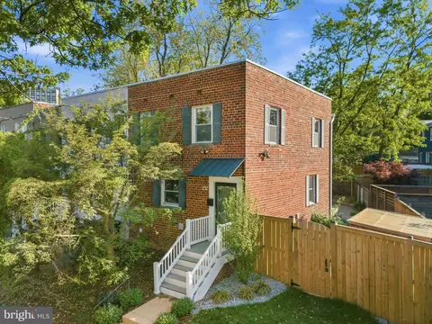 232 Tennessee Ave, Alexandria, VA 22305