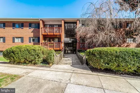 101 Skyhill Rd #102, Alexandria, VA 22314