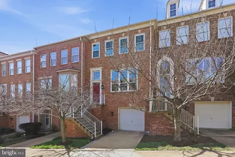 19 Arell Ct, Alexandria, VA 22304