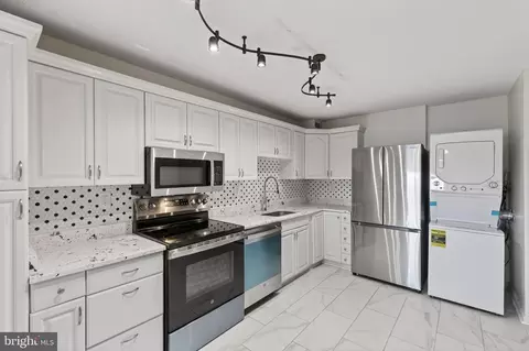 203 Yoakum Pkwy #1625, Alexandria, VA 22304