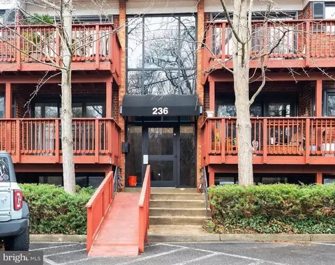 236 W Taylor Run Pkwy #4, Alexandria, VA 22314