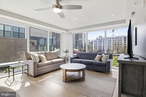 925 N Fairfax St #311, Alexandria, VA 22314