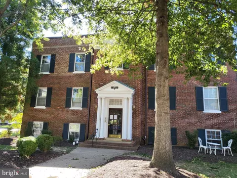 400 Commonwealth Ave #307, Alexandria, VA 22301