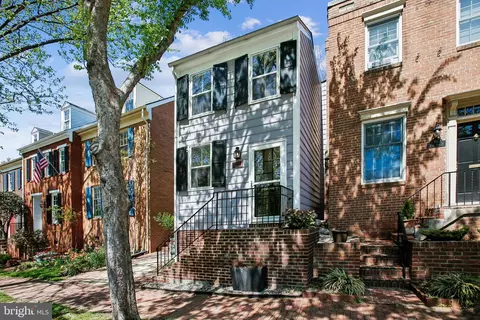 813 Wolfe St, Alexandria, VA 22314