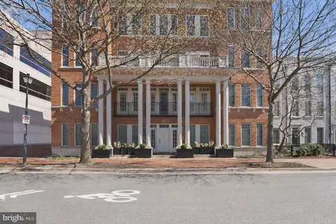 1023 N Royal St #305, Alexandria, VA 22314