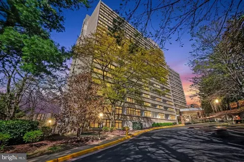 5911 Edsall Rd #608, Alexandria, VA 22304