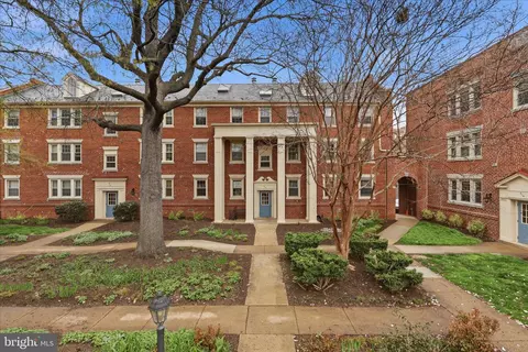 517 Bashford Ln #1, Alexandria, VA 22314