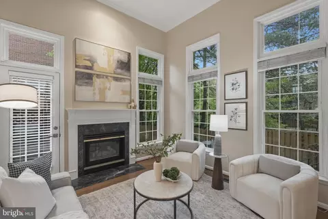 4662 W Braddock Rd, Alexandria, VA 22311