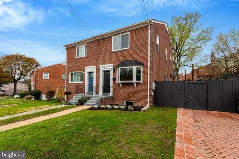 27 S French St, Alexandria, VA 22304