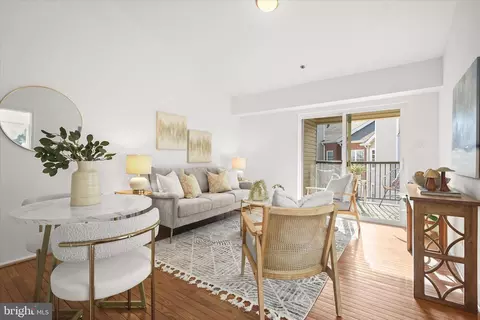 3307 Wyndham Cir #4166, Alexandria, VA 22302