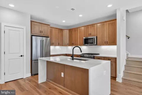 146 Pepperell St, Alexandria, VA 22304