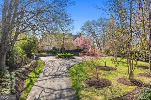 2307 Russell Rd, Alexandria, VA 22301