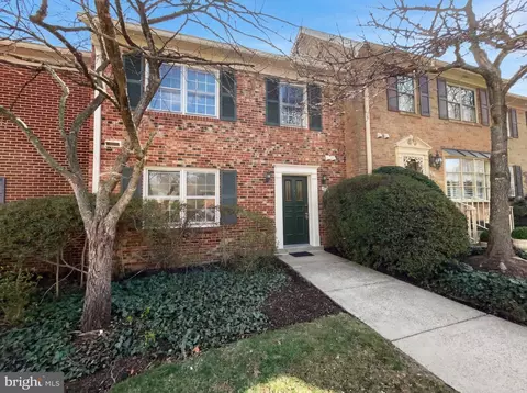645 N Armistead St, Alexandria, VA 22312