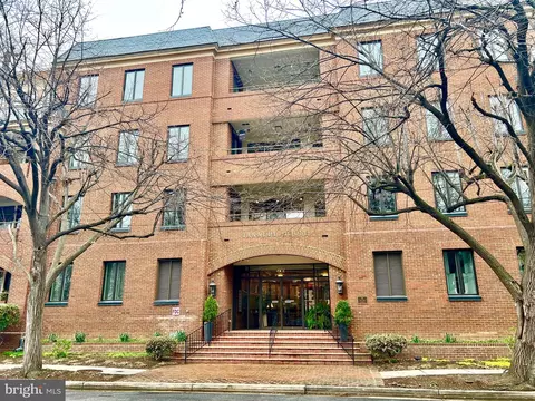 601 Wilkes St #301, Alexandria, VA 22314