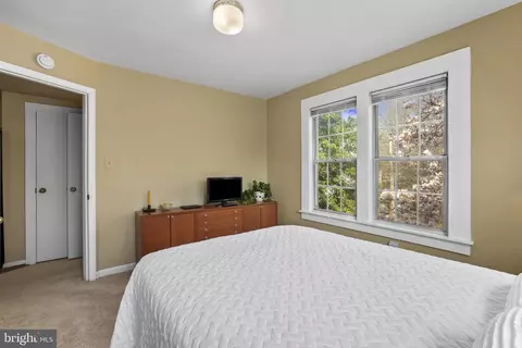 Bedroom - 1706 Dewitt Ave #E, Alexandria, VA 22301 photo 3 of 3