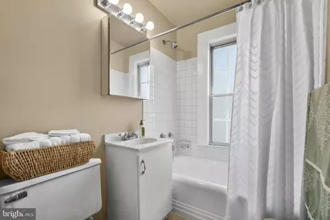 Bath - 1706 Dewitt Ave #E, Alexandria, VA 22301 photo 1 of 1