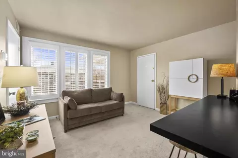 Living - 1706 Dewitt Ave #E, Alexandria, VA 22301 photo 1 of 1
