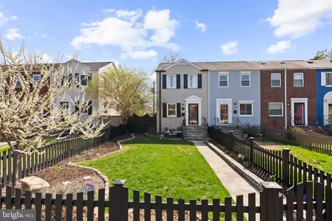 1214 Franklin St, Alexandria, VA 22314
