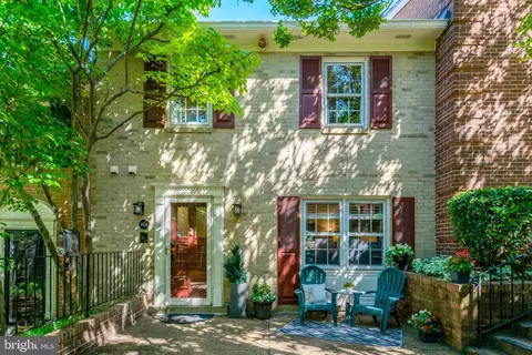 603 N Armistead St, Alexandria, VA 22312
