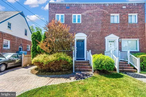 5 A Custis Ave E, Alexandria, VA 22301