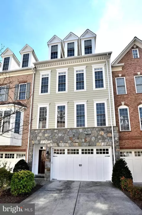 3514 Goddard Way, Alexandria, VA 22304