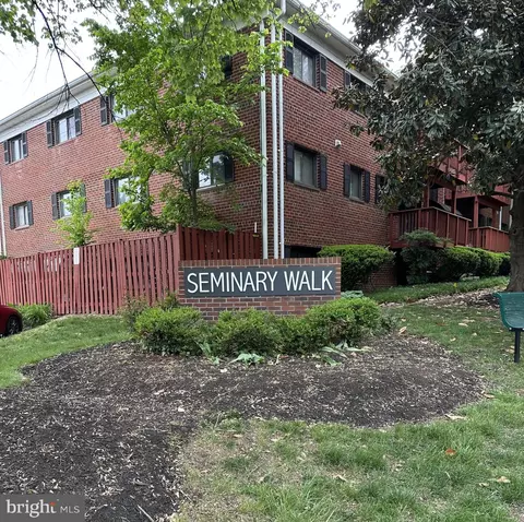 205 Skyhill Rd #8, Alexandria, VA 22314