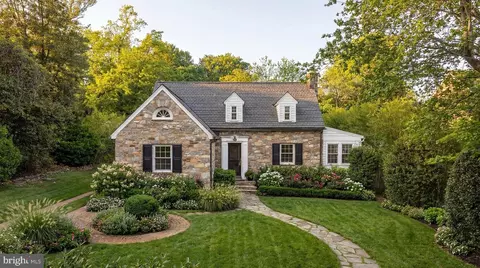 203 W Mason Ave, Alexandria, VA 22301