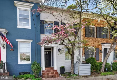 215 S Payne St S, Alexandria, VA 22314