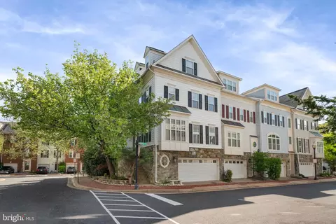5115 Oneill Ln, Alexandria, VA 22304